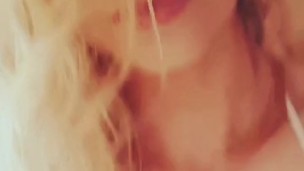 Hot babe shares tiny pussy