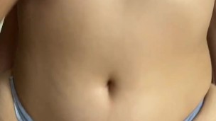 Mi cuñada se deja coger sin condón en la cama de su marido queda toda llena de leche