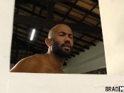 Loira gostosa Tainara Paraizo pegou vizinho ladrão de calcinha e deu chá de buceta! 1/16