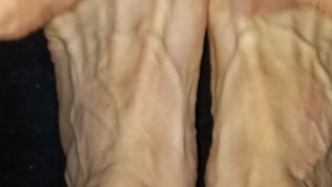 Hola a todos! Mi primer video. Que mas les gustaría ver relacionado a mis pies?