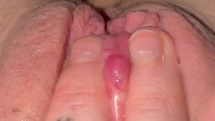 Rubbing My Throbbing Clit (more on onlyfans@girlsonfilm333)