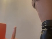 Jugando con mi consolador hasta el fondo de mi ano 1/16