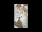 La segretaria non vede l'ora di infilarsi un dildo 2/16