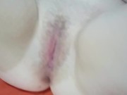 su coño es tan rosado que se camufla con sus dedos 13/16