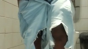 Stuck in toilet 🥵🥵