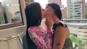 Encuentra a su esposa cogiendo con una puta latina que conoció por SEXDATER- AMBAR PRADA