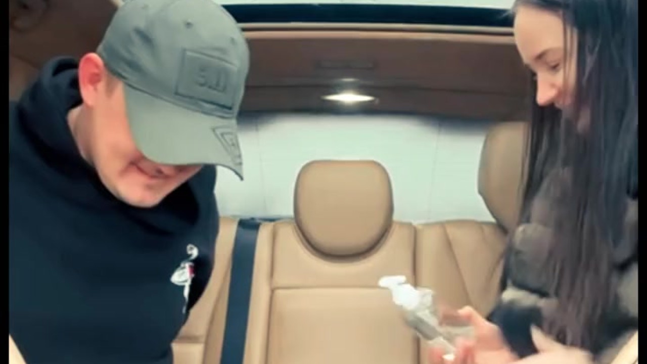 Пеггинг Tati Jo. Подвезла попутчика, и познакомила его со своим страпоном - Big Ass