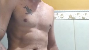 Masturbação masculina com muita porra e anal