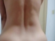 Mi hermanastra cabalga en mi pija hasta hacerme acabar 8/16