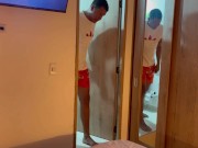 invito a mi pequeña hermanastra a ver una pelicula y nos ponemos muy cachondos, y me pide que la fol