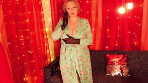 Hardy Stepson intensively fucks his stepmom in her dripping pussy!