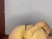 Rompiendo mi vagina metiéndome el dildo completo