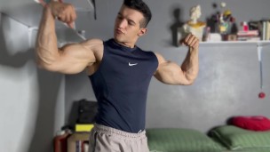 My roommate surprises me flexing, I allow him to give me a muscle massage
