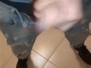 Sega con parolacce, tanta sborra nello specchio 11/16