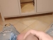 Sega con parolacce, tanta sborra nello specchio 3/16