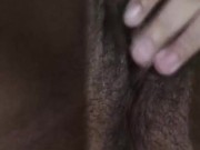 Adoro esfregar minha bucetinha virgem e molhadinha 15/16