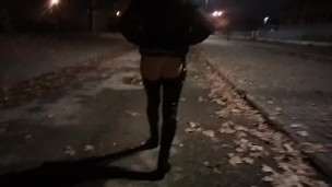 A passeggio col culo di fuori