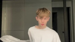 Young Twink plays with his dick and ass