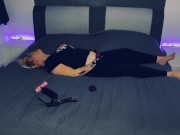 Selbstbefriedigung geil feucht multiple Orgasmen zittern Zucken stöhnen Clyde schaut zu wird geil 14/16