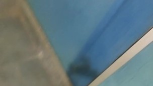 Enjabonado mi verga hasta marcar venas