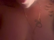 Watch me make myself cum up close juicy pussy