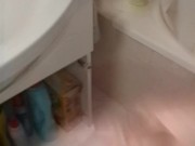 Cazzo duro con un litro di sborra e pipì in primo piano 14/16