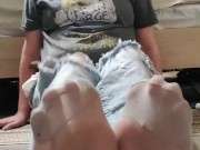 Dusting all over with a face mask and baggy jeans 16/16