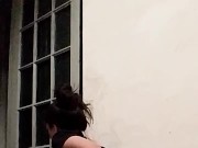 Frente a la cámara