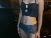 Avontade na balada sem calcinha bunda e buceta a mostra 2/16