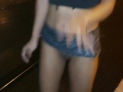 Avontade na balada sem calcinha bunda e buceta a mostra 3/16