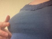 （個人撮影）服の上から乳首をクリクリ 1/16