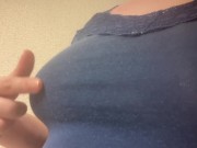 （個人撮影）服の上から乳首をクリクリ 2/16