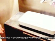 Idraulico Fisch viene chiamato per una perdita , la cliente Nemesi gli squirta in faccia 😛💦💦 2/16