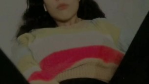 Me masturbo sola en casa