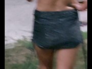 Pequena Typhany sem calcinha em praça pública 12/16