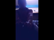 Sin hacer mucho ruido.