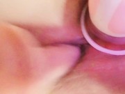 Hört euch das Schmatzen an, während die Muschipumpe und Sexmaschine mich verwöhnen! 14/16