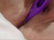 Jugando con mi dildo a solas 5/16