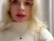 Open pussy in a public restroom! Together where it is forbidden to take pictures with your phone! 3/16