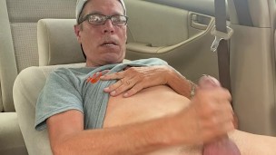 guy parked next to me watched me jack off in my car with the door open
