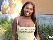 BJRAW Tessa Thomas takes a face full 1/16