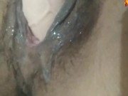 En casa sólita bien caliente queriendo culear y que den mucha leche, buen video con este consolador. 16/16