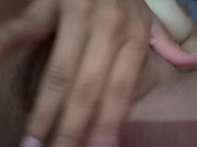 🤤se masturba y ve television que rico creamy pussy 💦 4/16