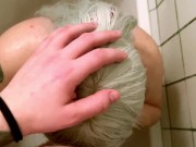 Моя озабоченная соседка предложила мне секс, но не позволила кончить 6/16