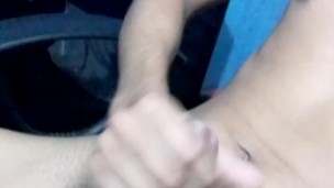 Good cumshot with lots of cum from this sexy guy