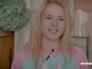 Ersties - 69 Fragen an Mia A mit einem heißen Solo auf dem Küchentisch 12/16