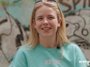 Ersties - 69 Fragen an Mia A mit einem heißen Solo auf dem Küchentisch 8/16