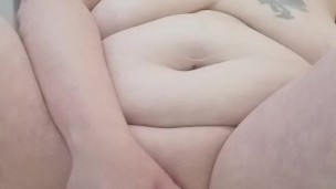 Fat pussy cums