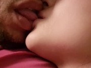 Besos HOT a escondidas con mi cuñada Teen termina en rozamientos, caricias prohibidas 1/16