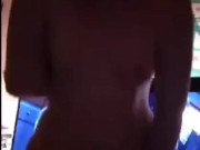 Je joue seule avec mon gode 1/16